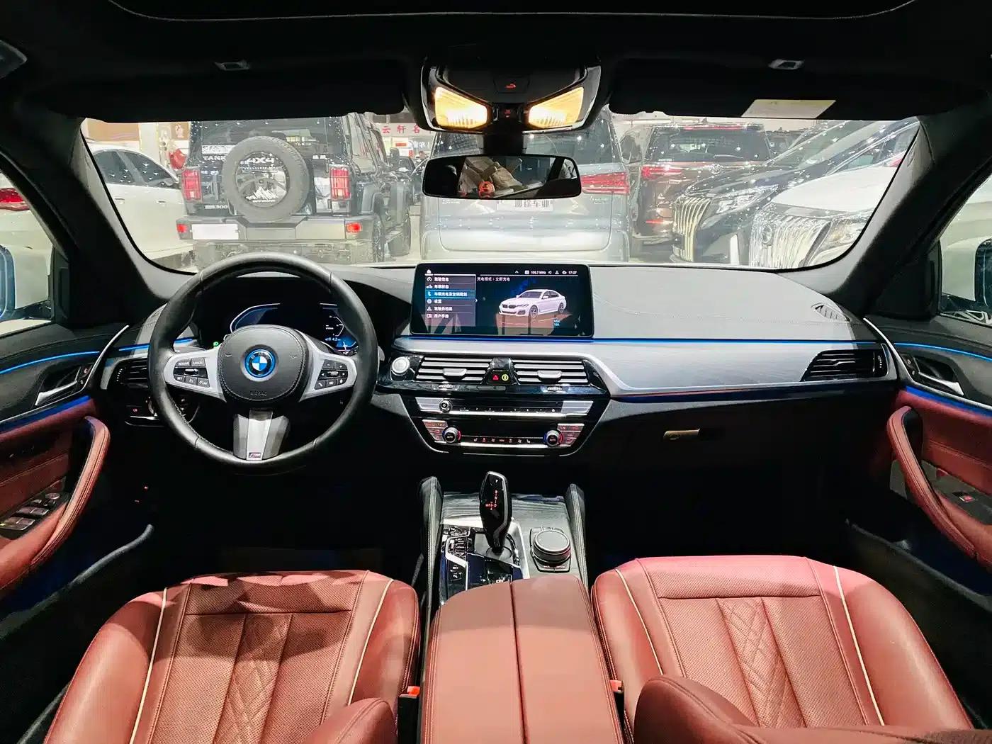 BMW 5 Series PHEV 2021 535Le M Sport Package — миниатюра 5