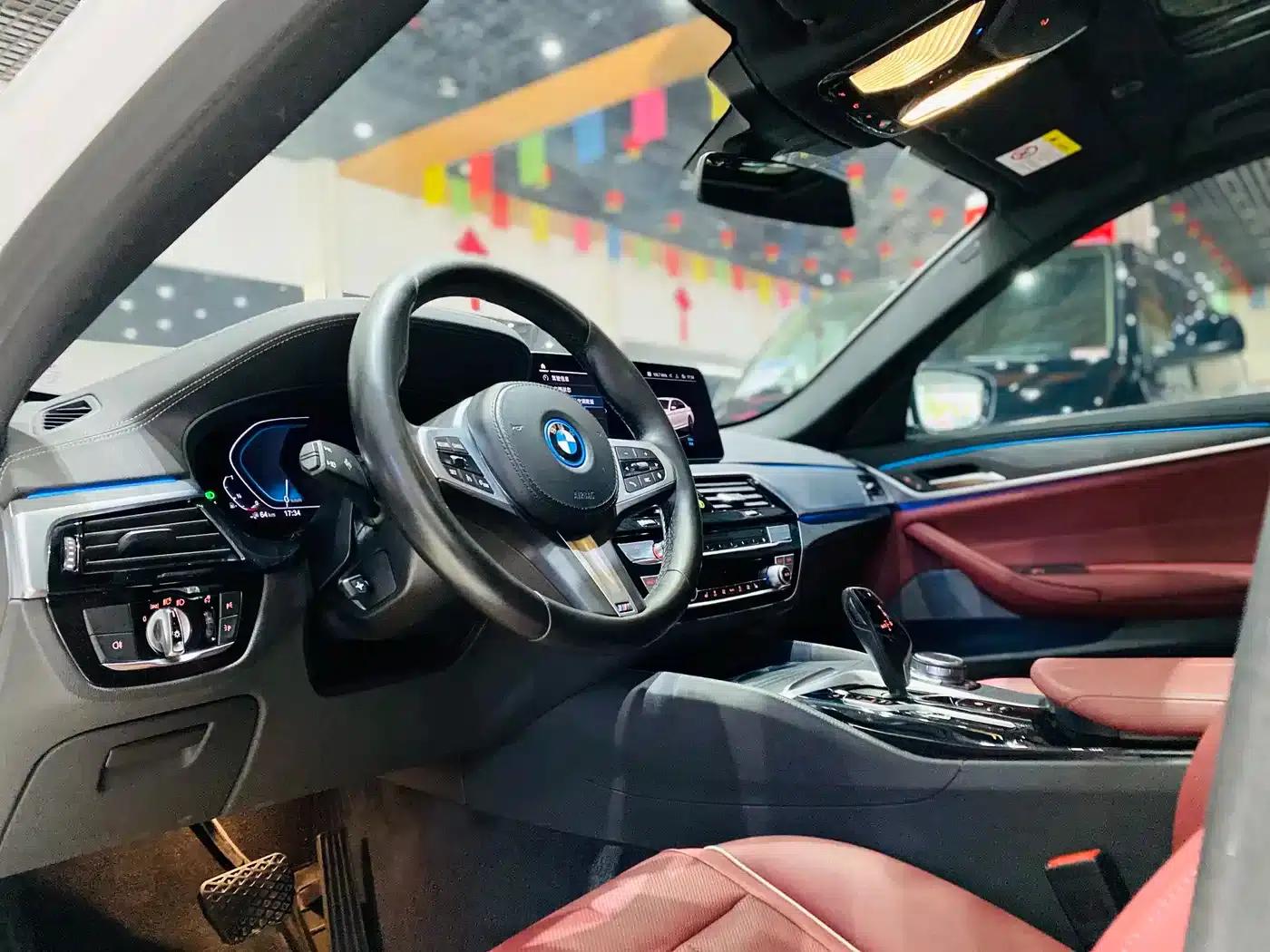 BMW 5 Series PHEV 2021 535Le M Sport Package — миниатюра 6
