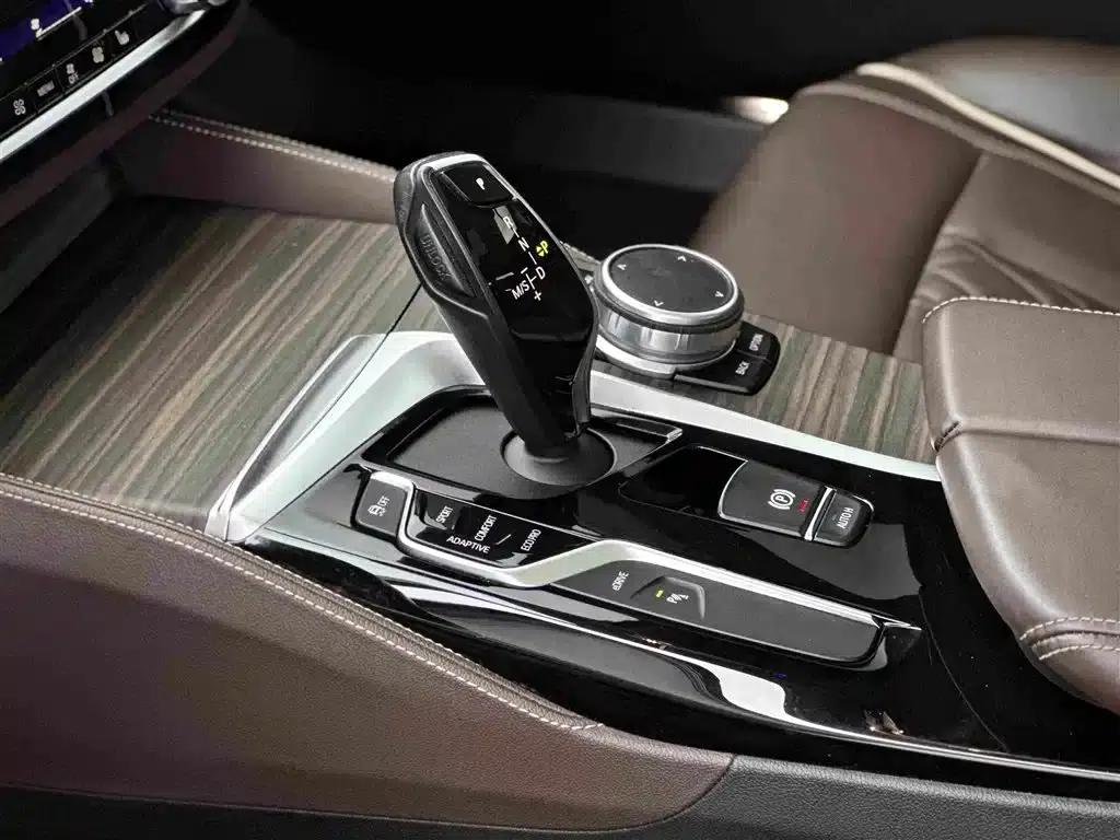 BMW 5 Series PHEV 2019 Facelift 530Le Luxury Package — миниатюра 11