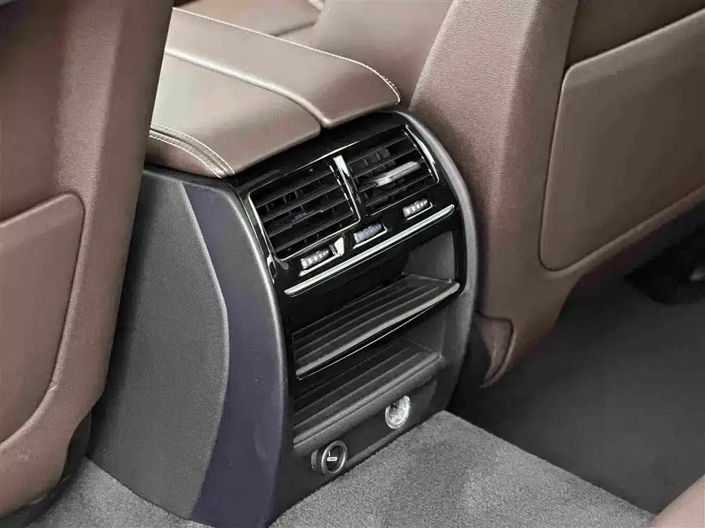 BMW 5 Series PHEV 2019 Facelift 530Le Luxury Package — миниатюра 12