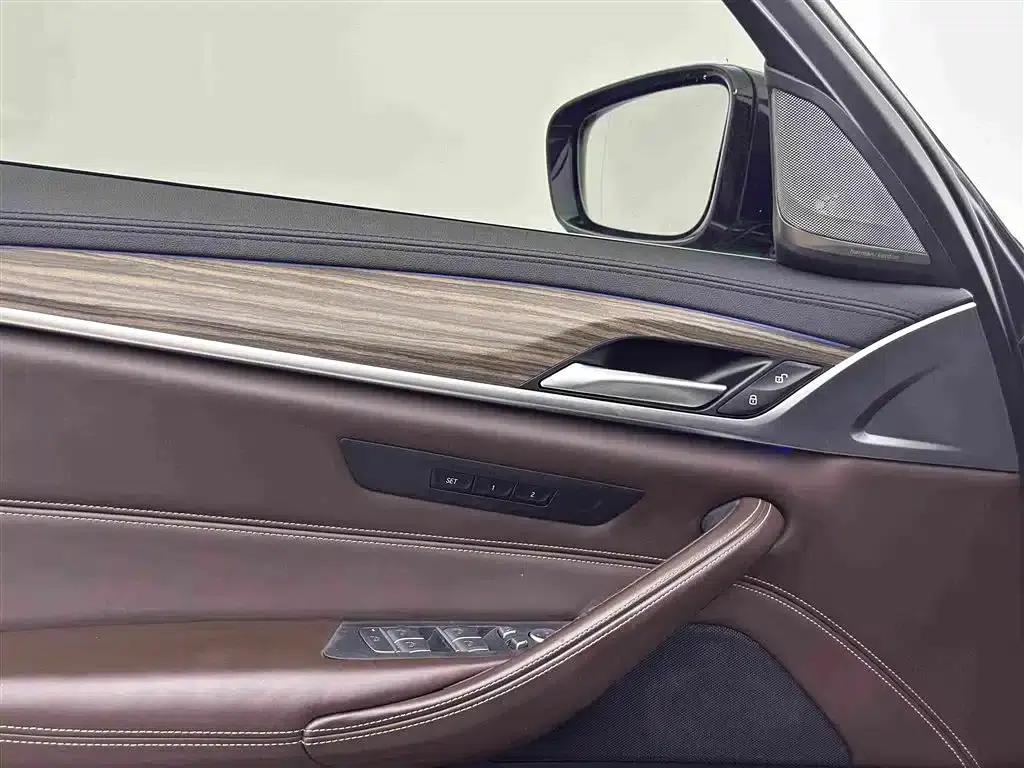 BMW 5 Series PHEV 2019 Facelift 530Le Luxury Package — миниатюра 14