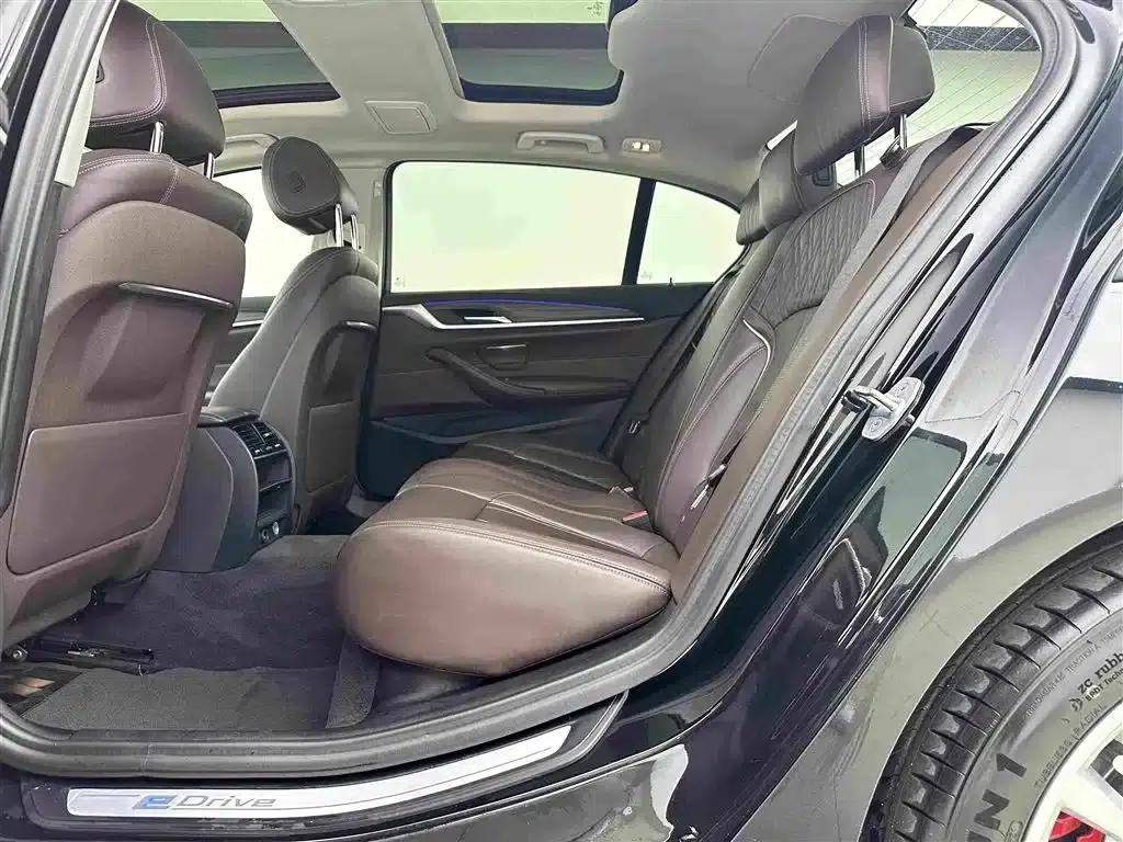 BMW 5 Series PHEV 2019 Facelift 530Le Luxury Package — миниатюра 7