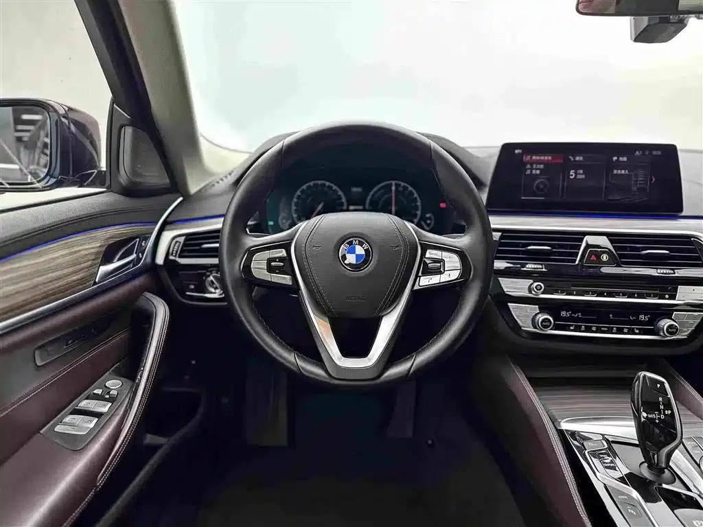 BMW 5 Series PHEV 2019 Facelift 530Le Luxury Package — миниатюра 9