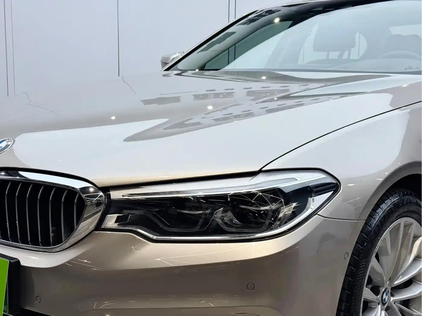 BMW 5 Series PHEV 2020 530Le Pioneer Edition — миниатюра 2