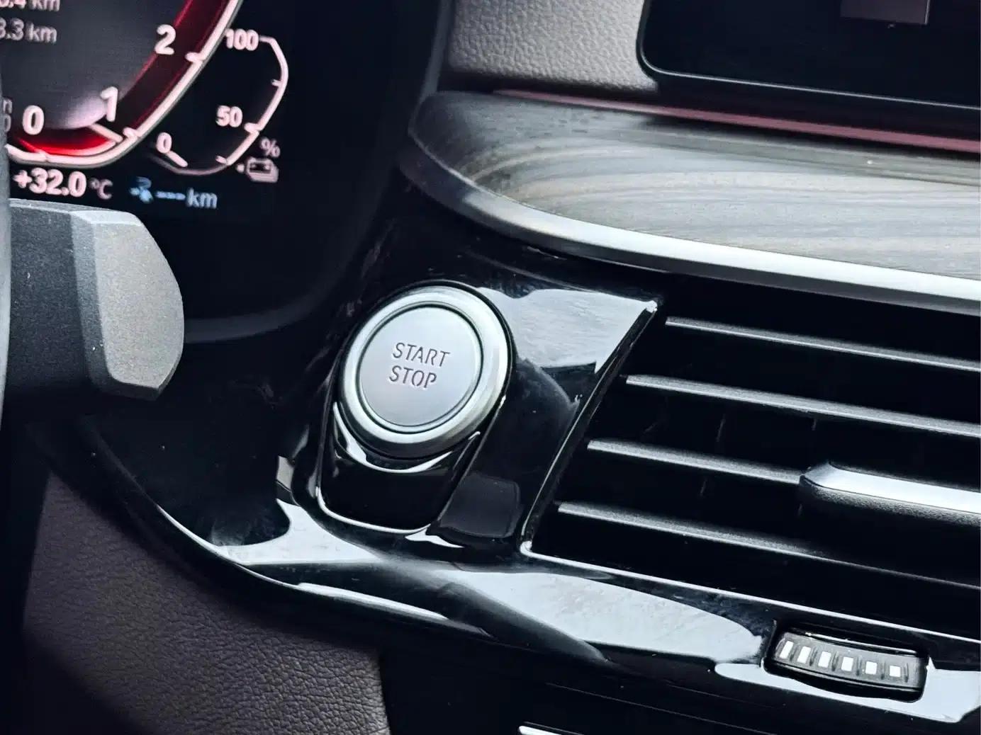 BMW 5 Series PHEV 2020 530Le Pioneer Edition — миниатюра 16