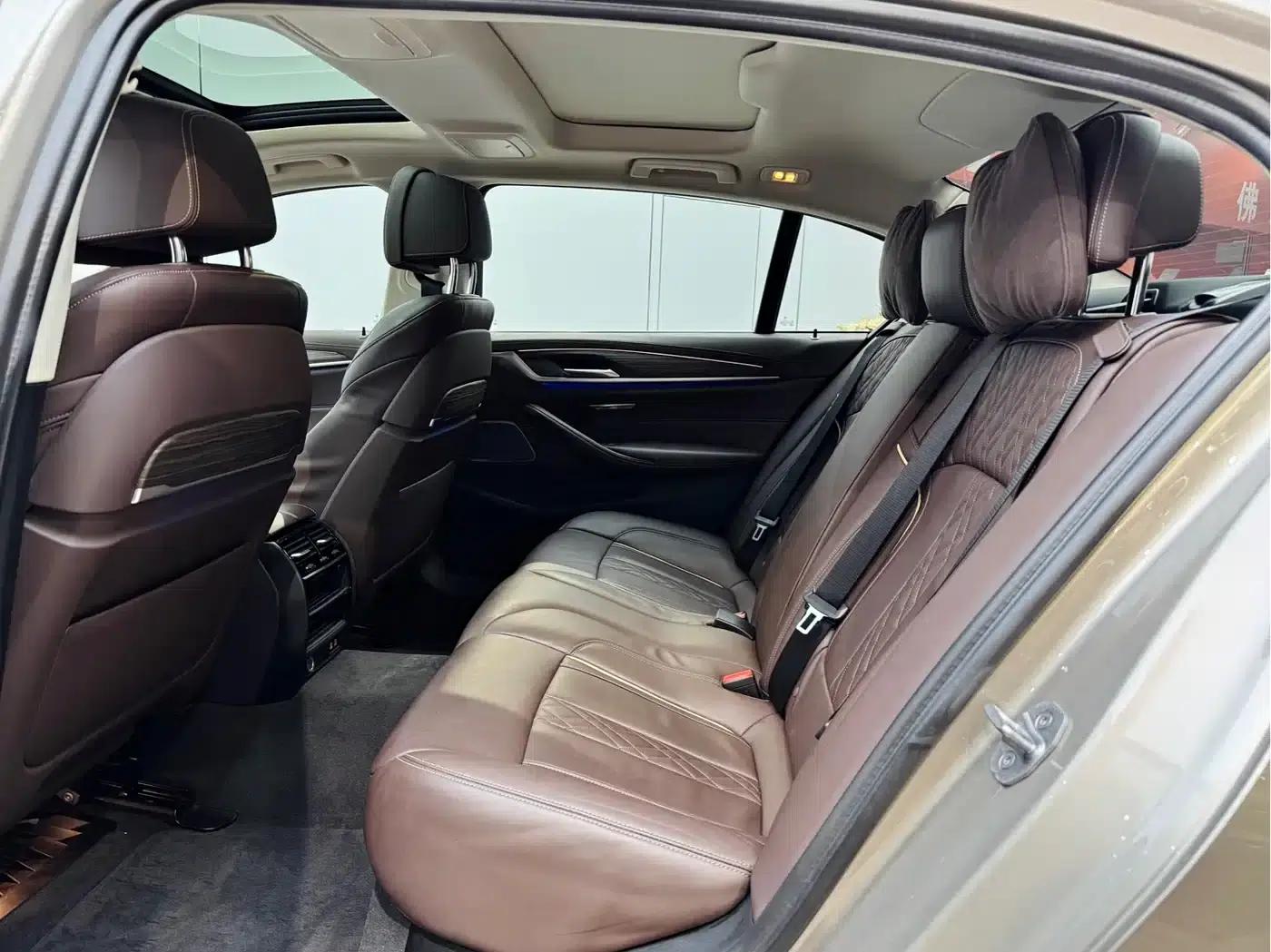 BMW 5 Series PHEV 2020 530Le Pioneer Edition — миниатюра 27