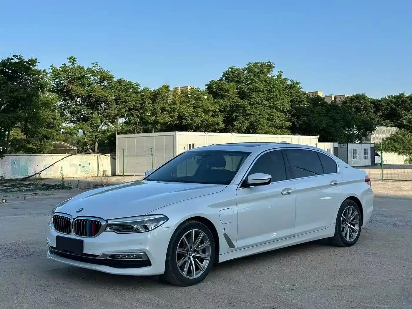 BMW 5 Series PHEV 2018 530Le Luxury Package — миниатюра 2