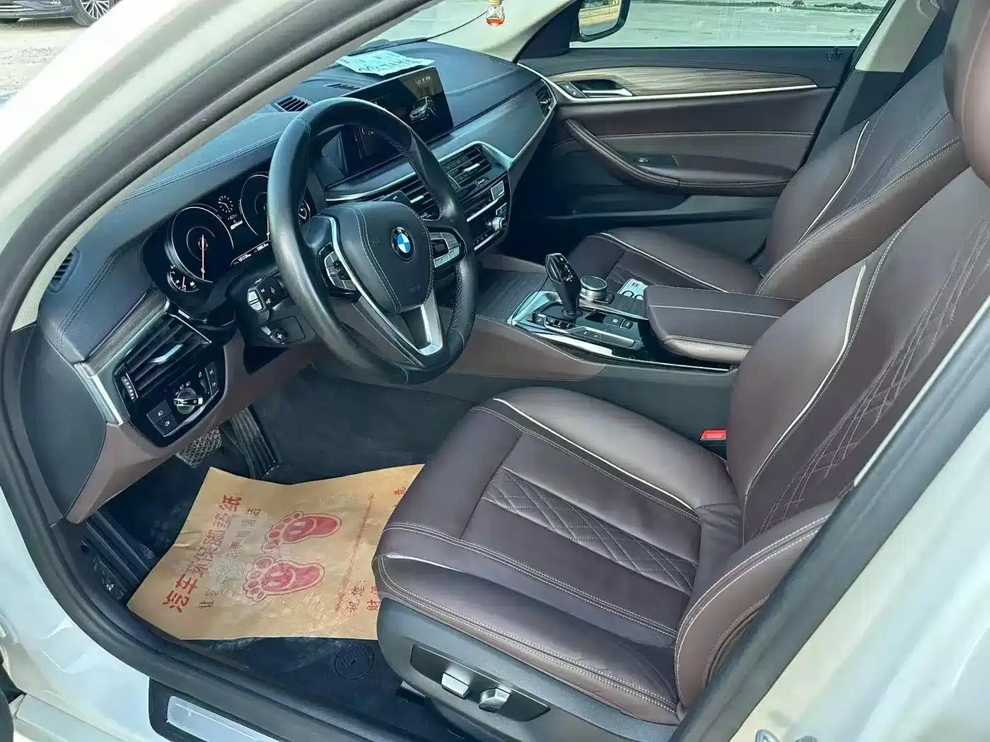 BMW 5 Series PHEV 2018 530Le Luxury Package — миниатюра 4