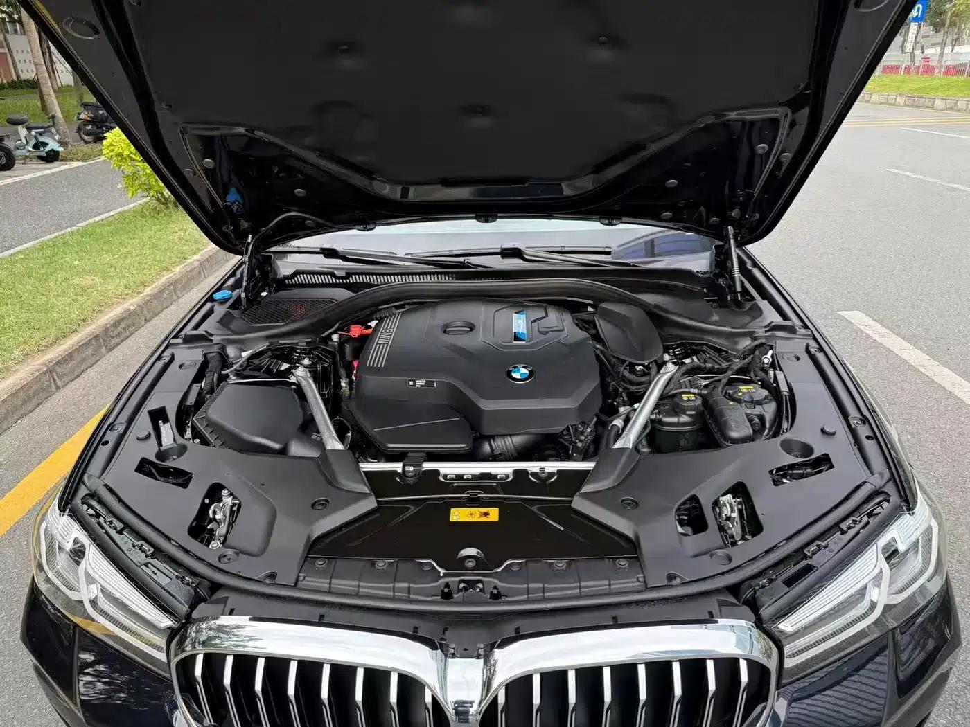 BMW 5 Series PHEV 2022 Facelift 535Le M Sport Package — миниатюра 14