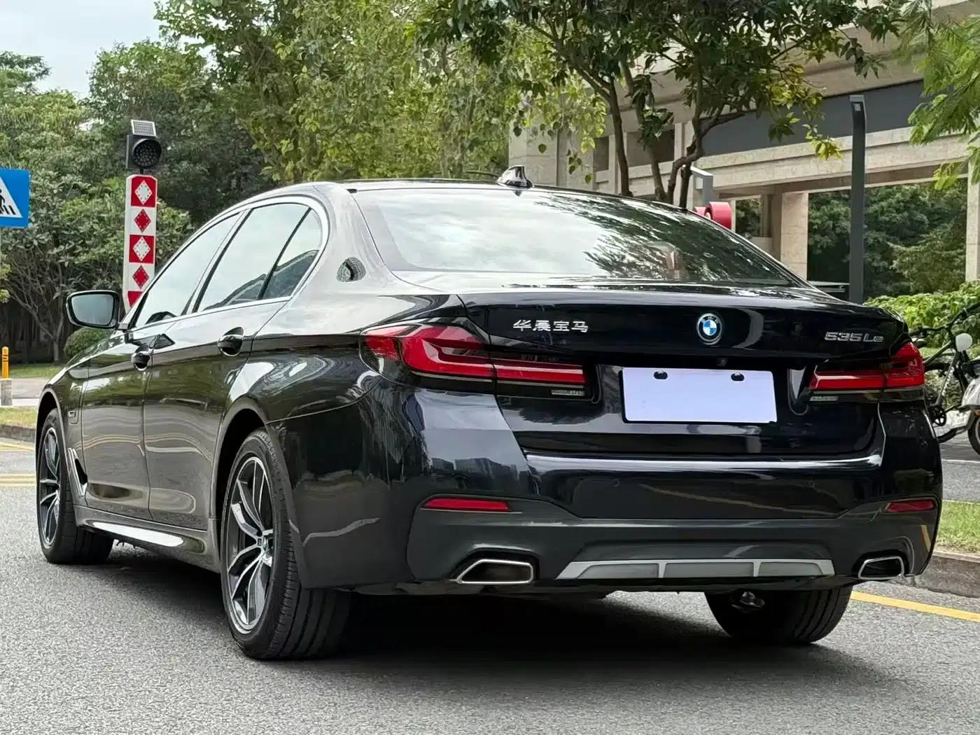 BMW 5 Series PHEV 2022 Facelift 535Le M Sport Package — миниатюра 16