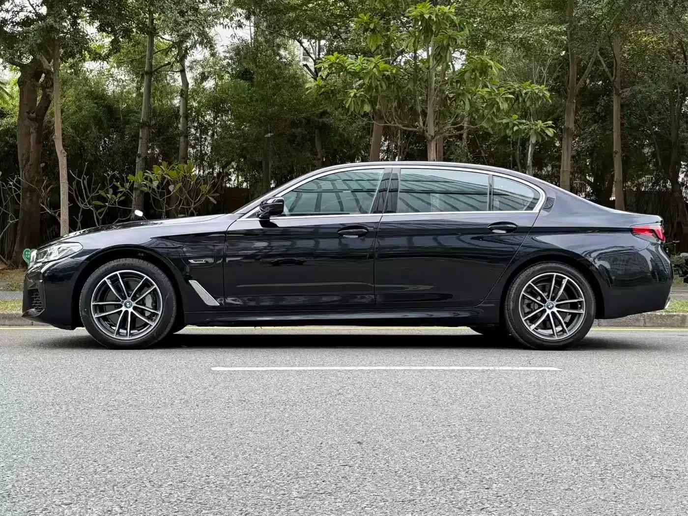 BMW 5 Series PHEV 2022 Facelift 535Le M Sport Package — миниатюра 4