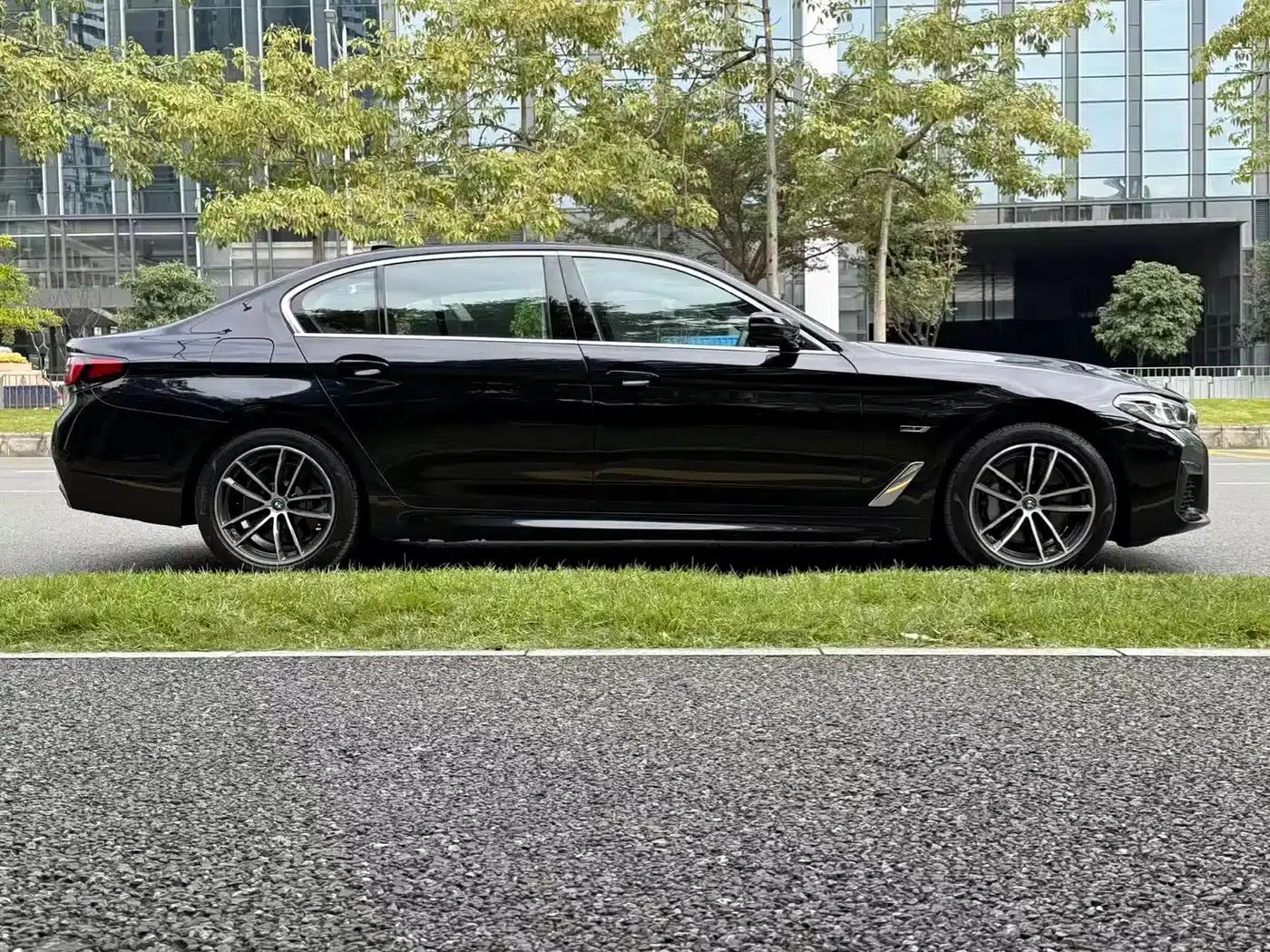 BMW 5 Series PHEV 2022 Facelift 535Le M Sport Package — миниатюра 5