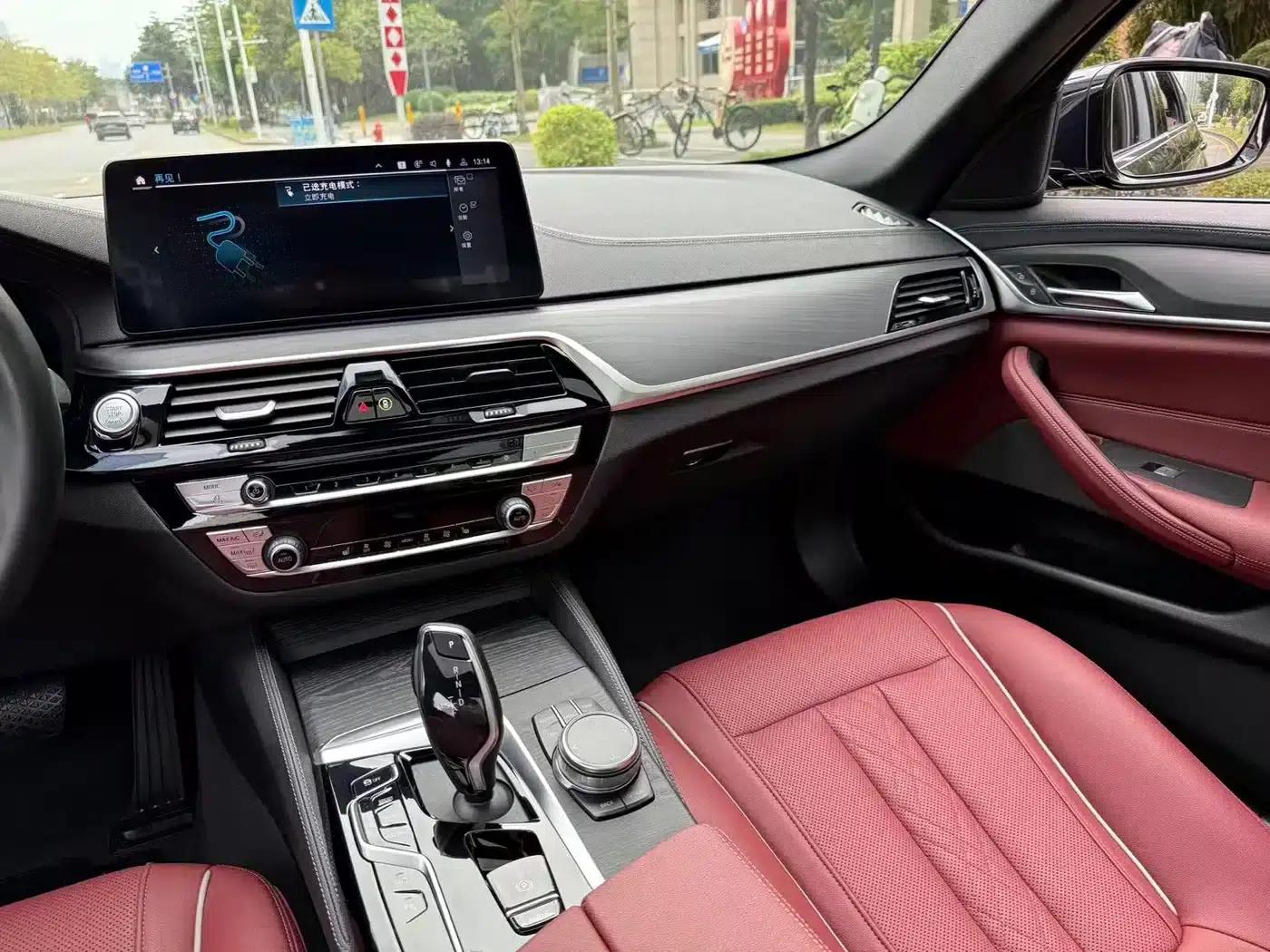 BMW 5 Series PHEV 2022 Facelift 535Le M Sport Package — миниатюра 7