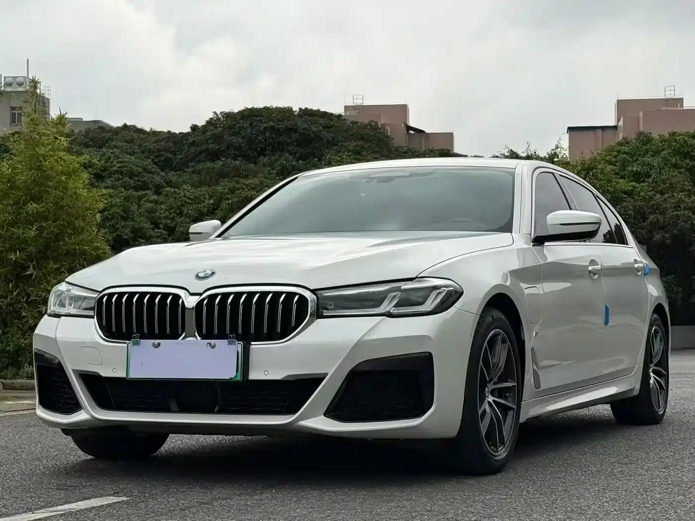 BMW 5 Series PHEV 2021 535Le Pioneer Edition M Sport Package — миниатюра 1