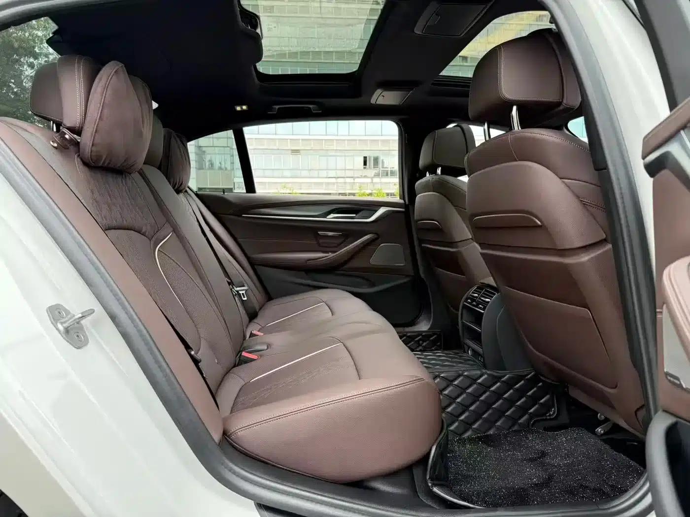 BMW 5 Series PHEV 2021 535Le Pioneer Edition M Sport Package — миниатюра 16