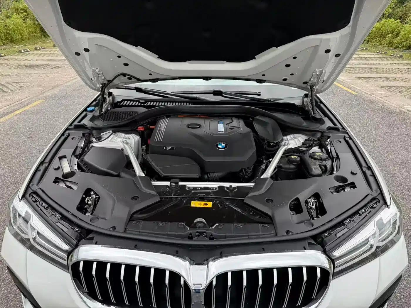 BMW 5 Series PHEV 2021 535Le Pioneer Edition M Sport Package — миниатюра 18