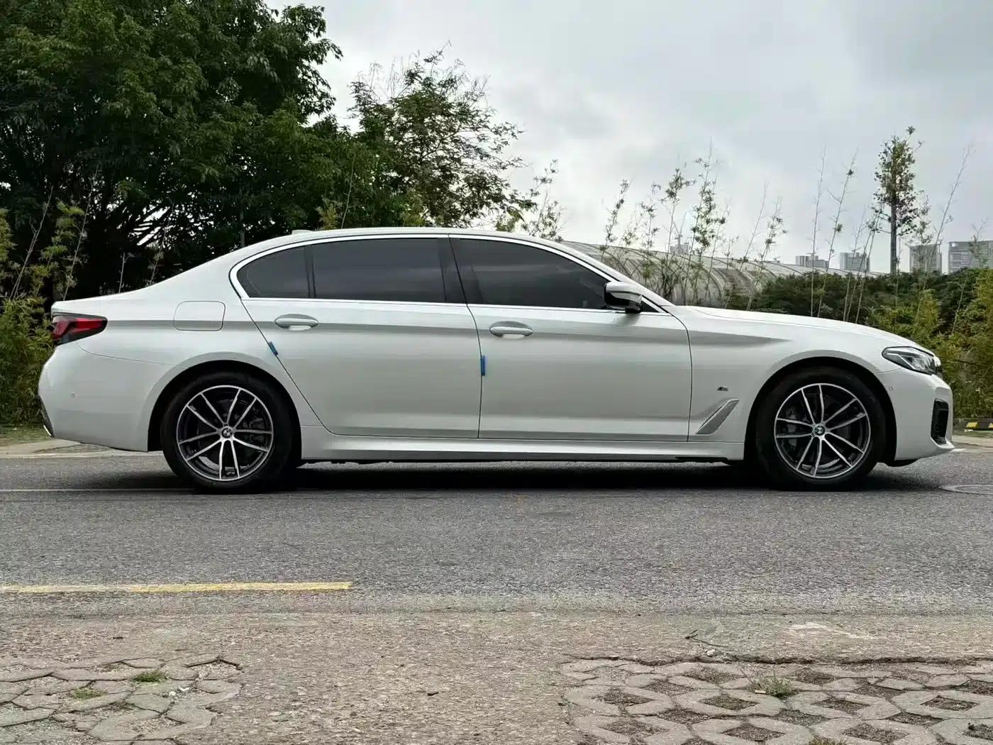 BMW 5 Series PHEV 2021 535Le Pioneer Edition M Sport Package — миниатюра 5