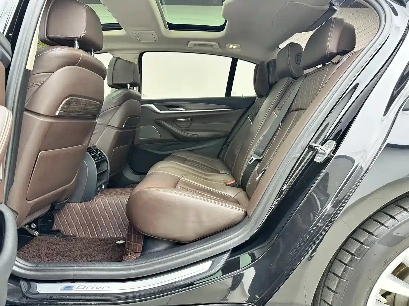 BMW 5 Series PHEV 2019 Facelift 530Le Pioneer Edition — миниатюра 3