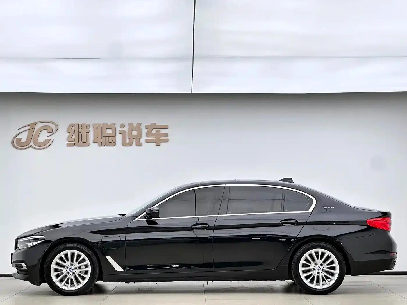 BMW 5 Series PHEV 2019 Facelift 530Le Pioneer Edition — миниатюра 8