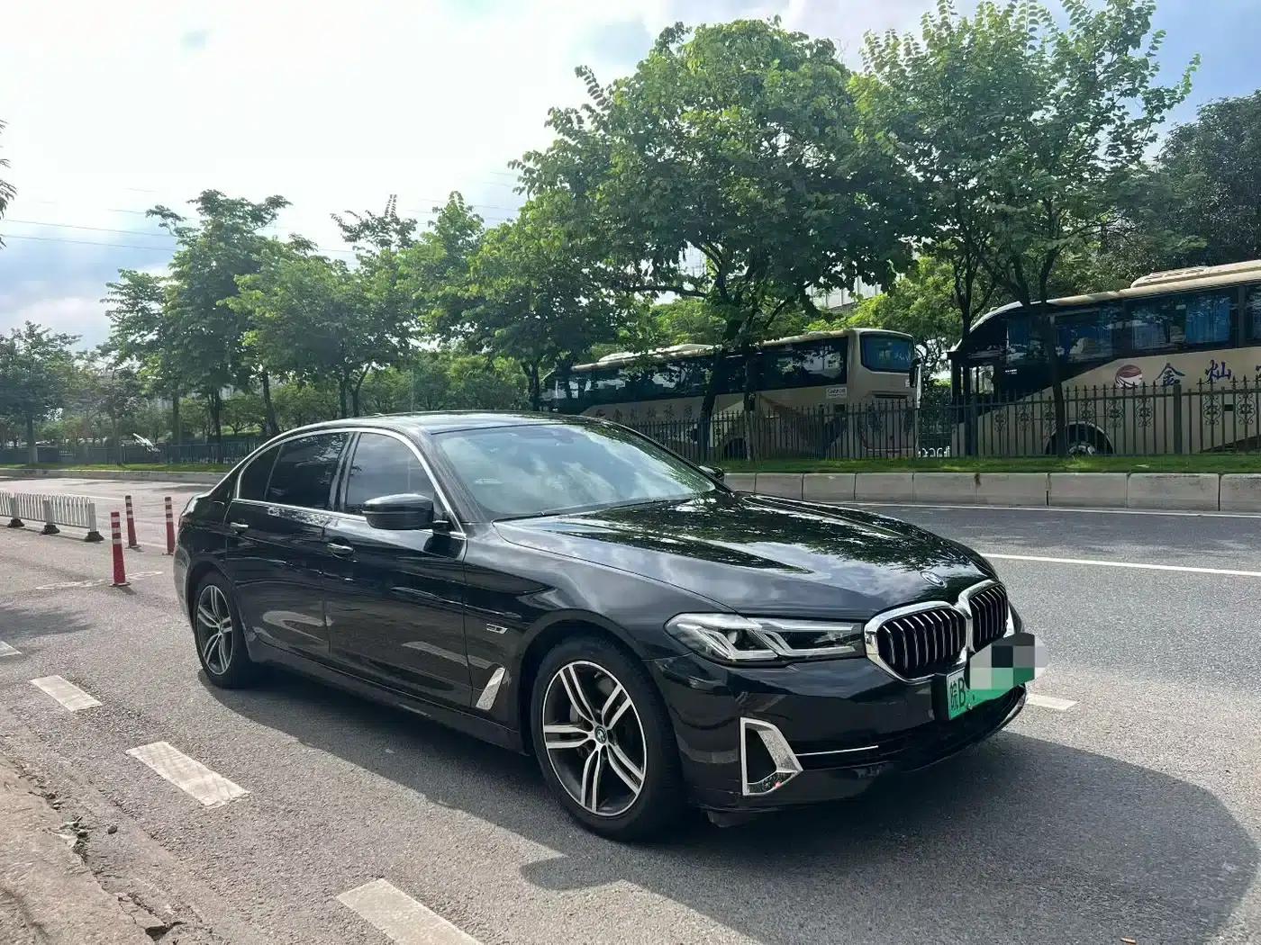 BMW 5 Series PHEV 2022 535Le Luxury Package — миниатюра 3