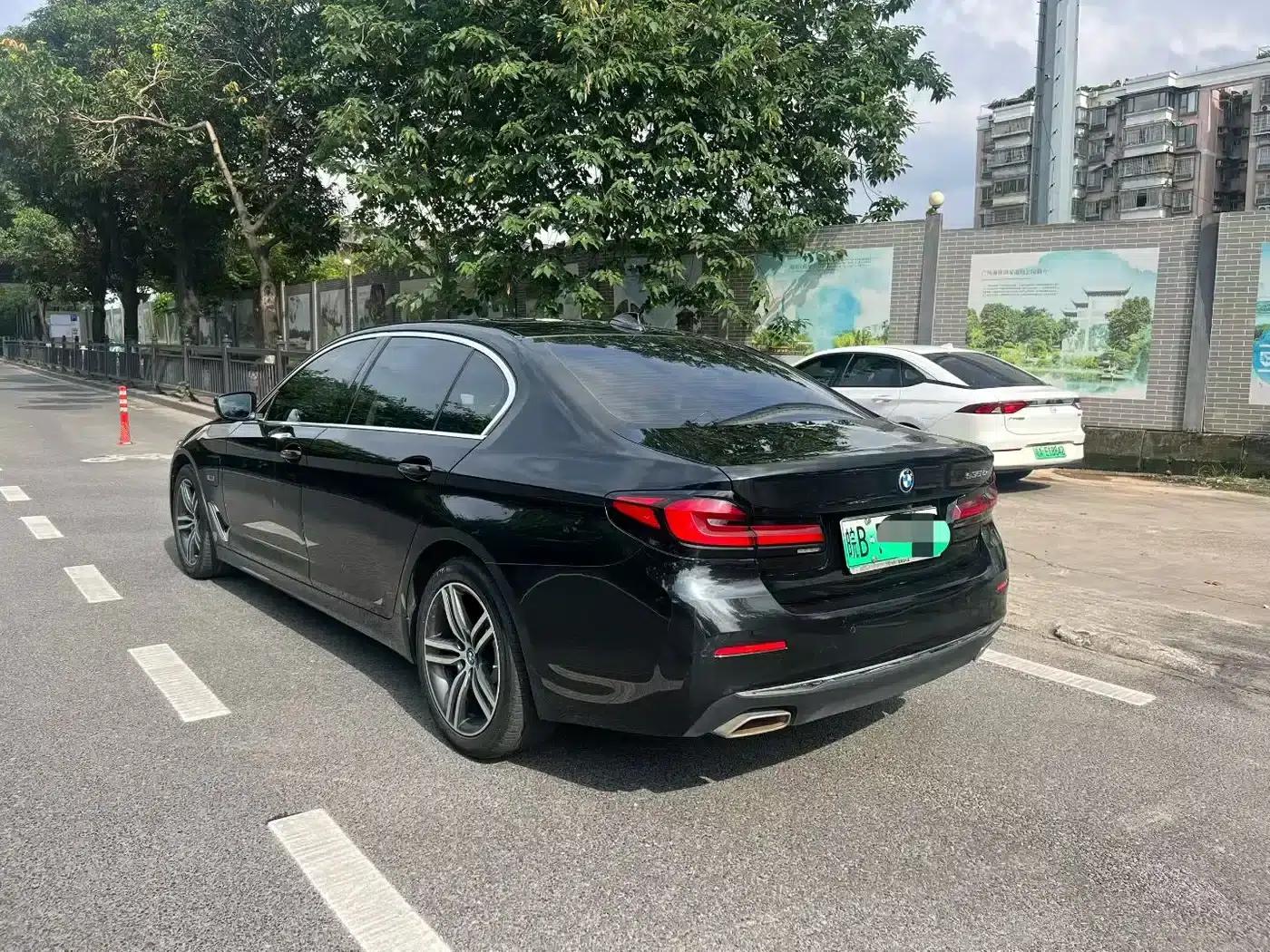 BMW 5 Series PHEV 2022 535Le Luxury Package — миниатюра 5