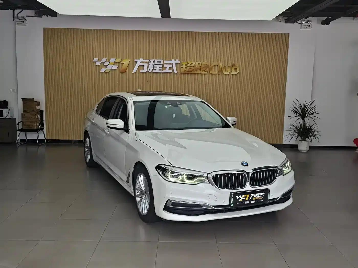 BMW 5 Series PHEV 2019 Facelift 530Le Luxury Package — миниатюра 1