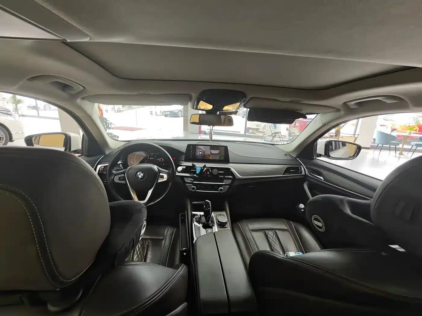 BMW 5 Series PHEV 2019 Facelift 530Le Luxury Package — миниатюра 6