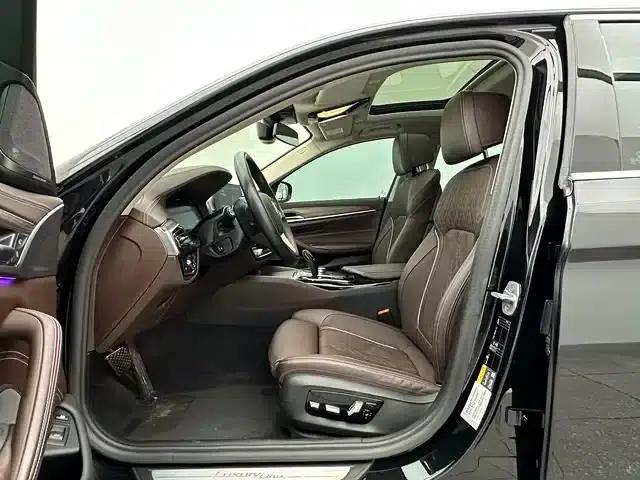 BMW 5 Series PHEV 2020 Mileage Upgrade Edition 530Le Pioneer Edition — миниатюра 12