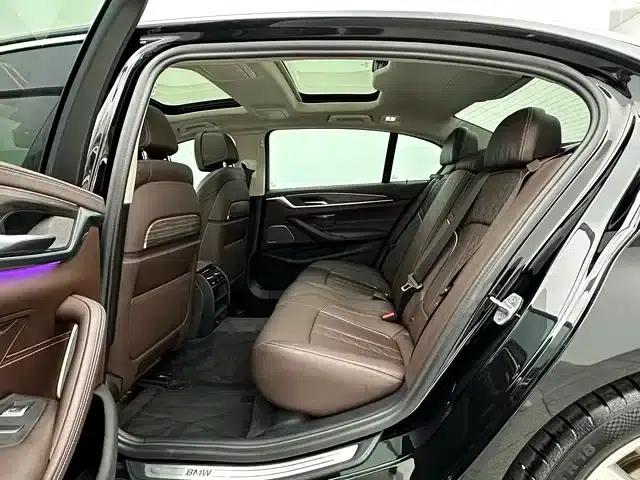 BMW 5 Series PHEV 2020 Mileage Upgrade Edition 530Le Pioneer Edition — миниатюра 13
