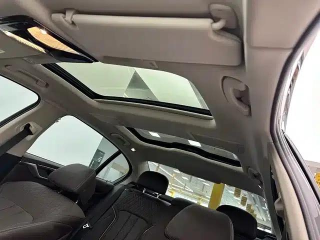 BMW 5 Series PHEV 2020 Mileage Upgrade Edition 530Le Pioneer Edition — миниатюра 14