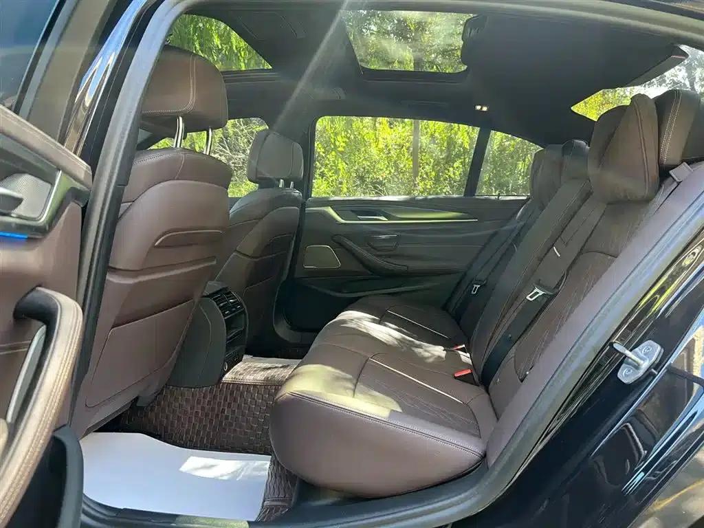 BMW 5 Series PHEV 2021 535Le Pioneer Edition M Sport Package — миниатюра 14