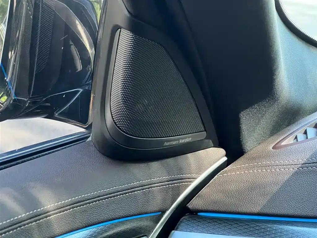 BMW 5 Series PHEV 2021 535Le Pioneer Edition M Sport Package — миниатюра 18
