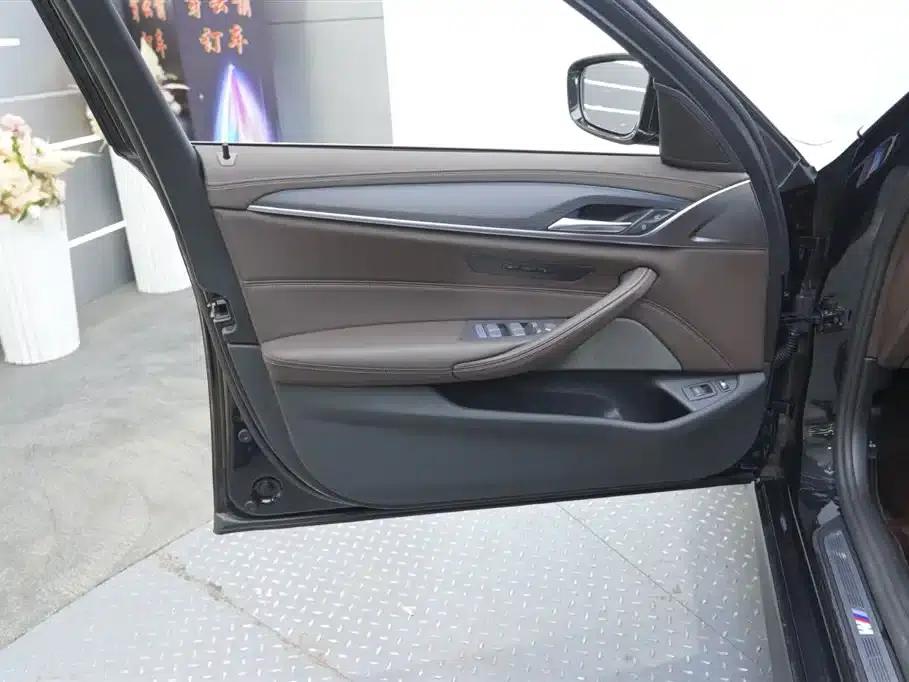 BMW 5 Series PHEV 2022 Facelift 535Le M Sport Package — миниатюра 12
