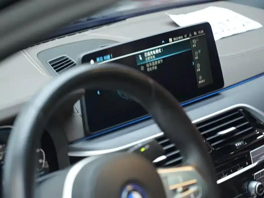 BMW 5 Series PHEV 2022 Facelift 535Le M Sport Package — миниатюра 15