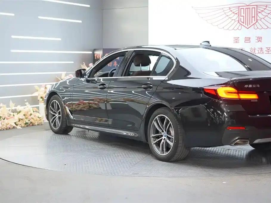 BMW 5 Series PHEV 2022 Facelift 535Le M Sport Package — миниатюра 3