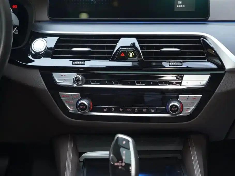 BMW 5 Series PHEV 2022 Facelift 535Le M Sport Package — миниатюра 21