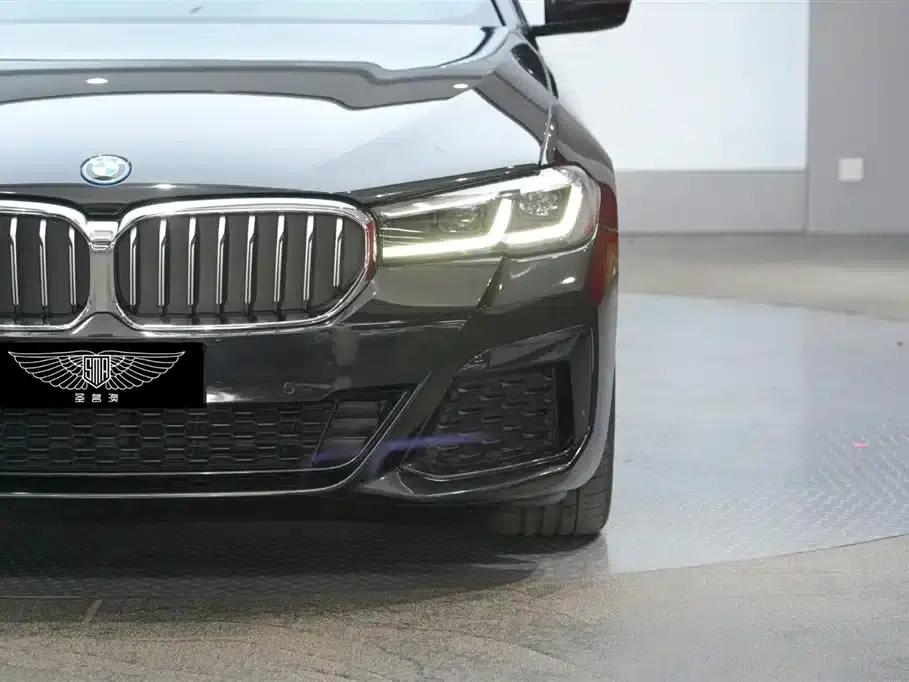 BMW 5 Series PHEV 2022 Facelift 535Le M Sport Package — миниатюра 4