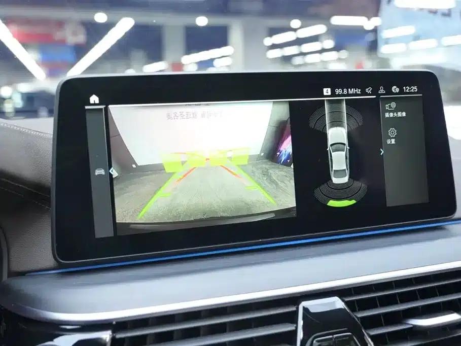 BMW 5 Series PHEV 2022 Facelift 535Le M Sport Package — миниатюра 8