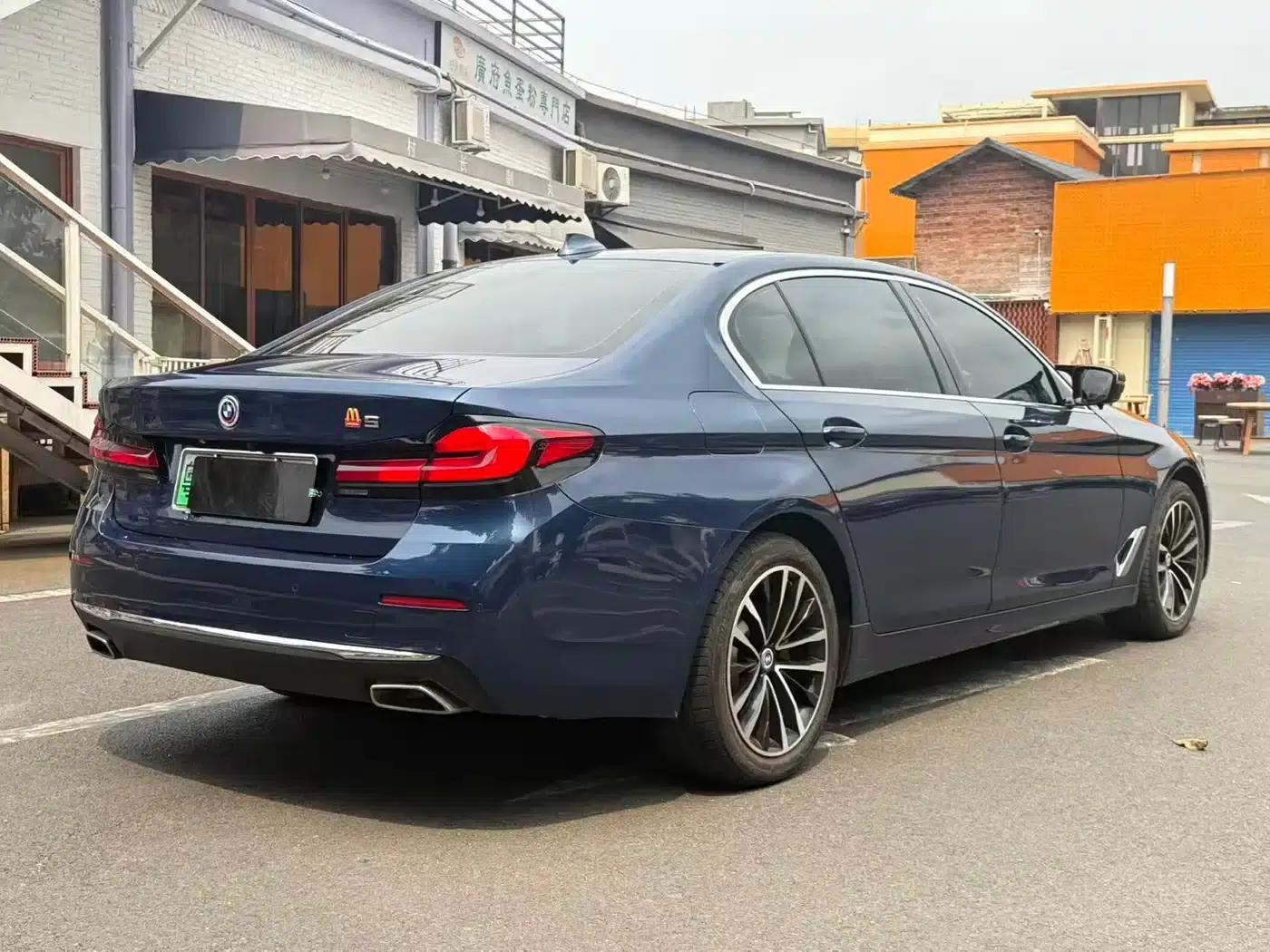 BMW 5 Series PHEV 2021 Facelift 535Le Luxury Package — миниатюра 16