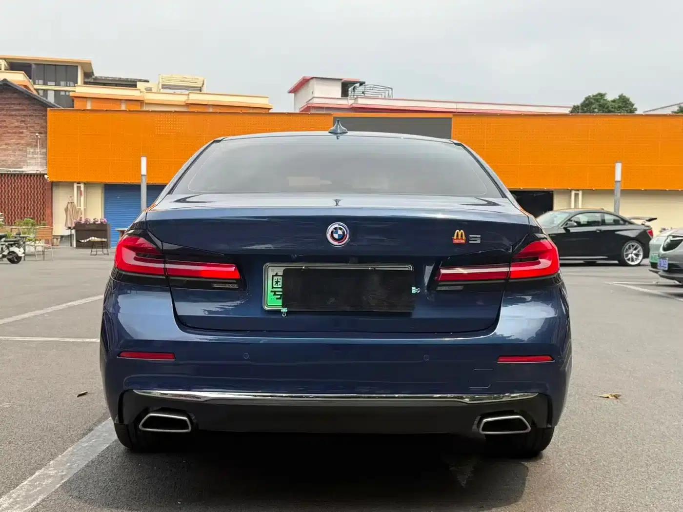 BMW 5 Series PHEV 2021 Facelift 535Le Luxury Package — миниатюра 17