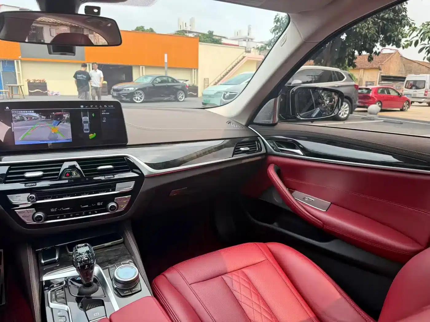 BMW 5 Series PHEV 2021 Facelift 535Le Luxury Package — миниатюра 7