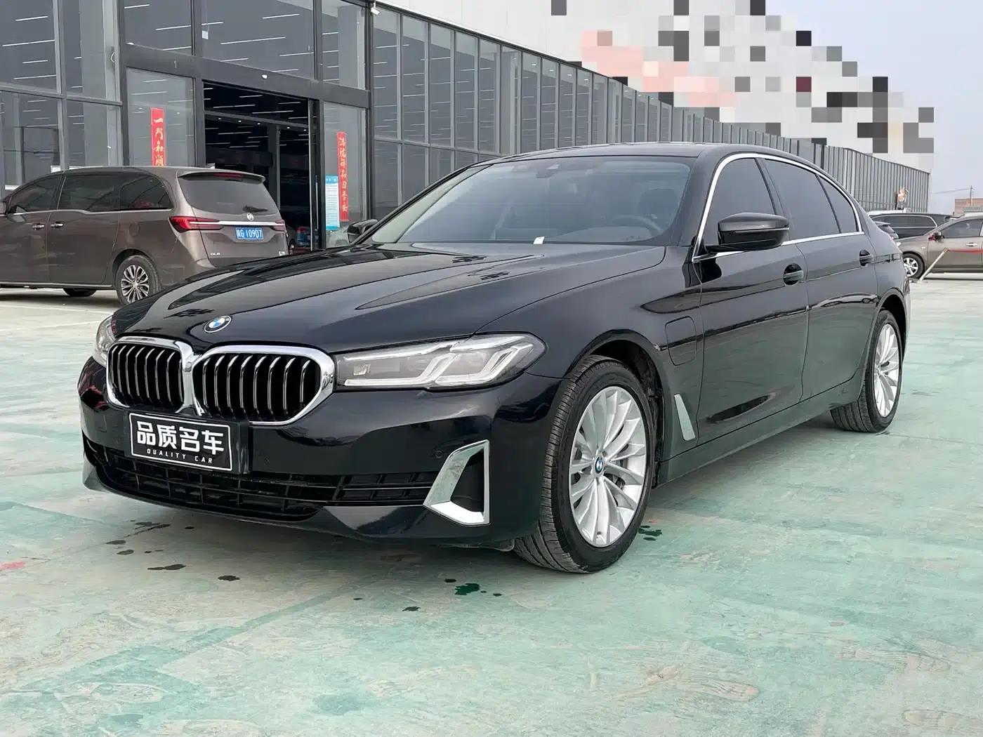 BMW 5 Series PHEV 2021 535Le Luxury Package — миниатюра 1
