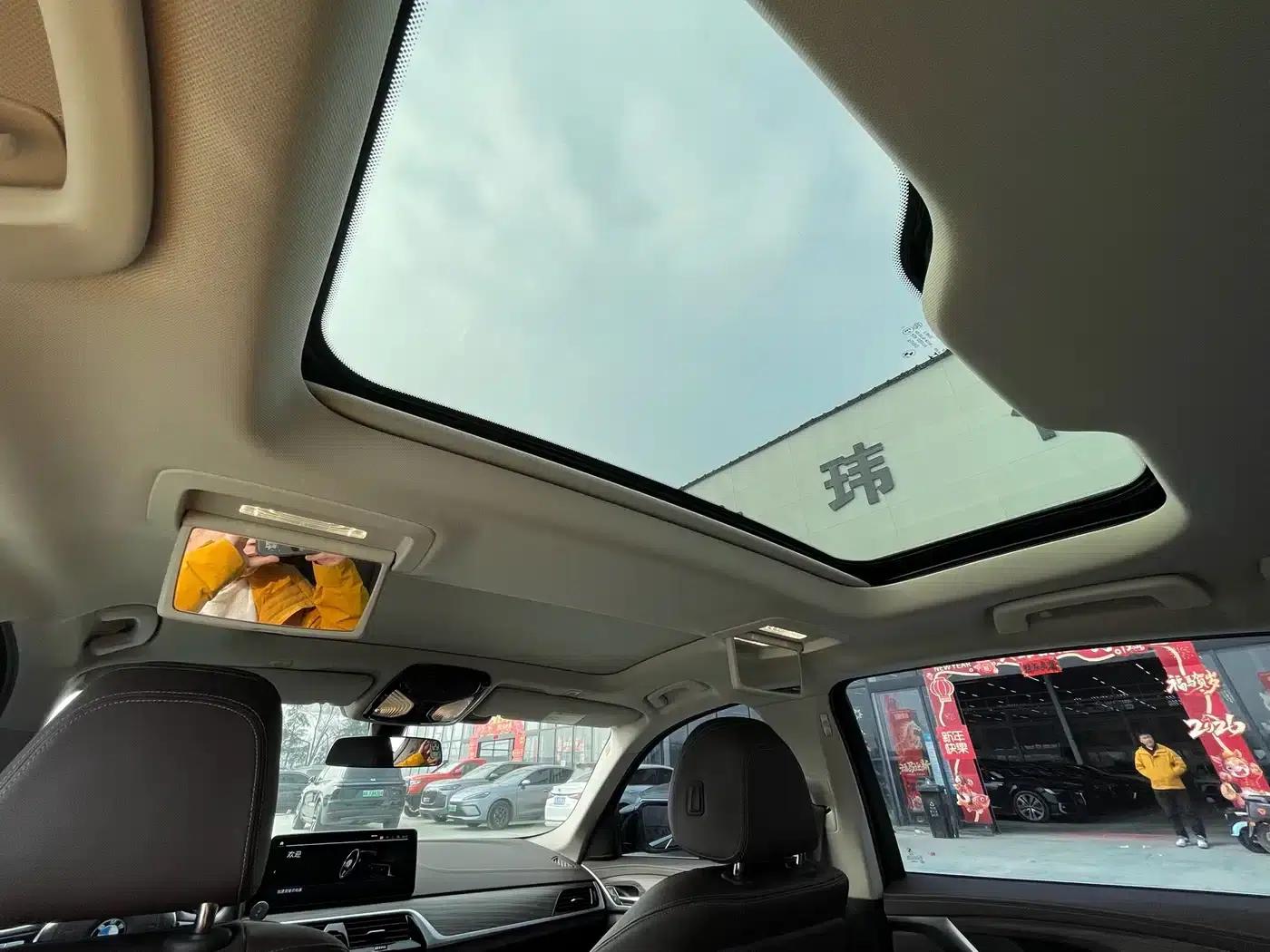 BMW 5 Series PHEV 2021 535Le Luxury Package — миниатюра 13