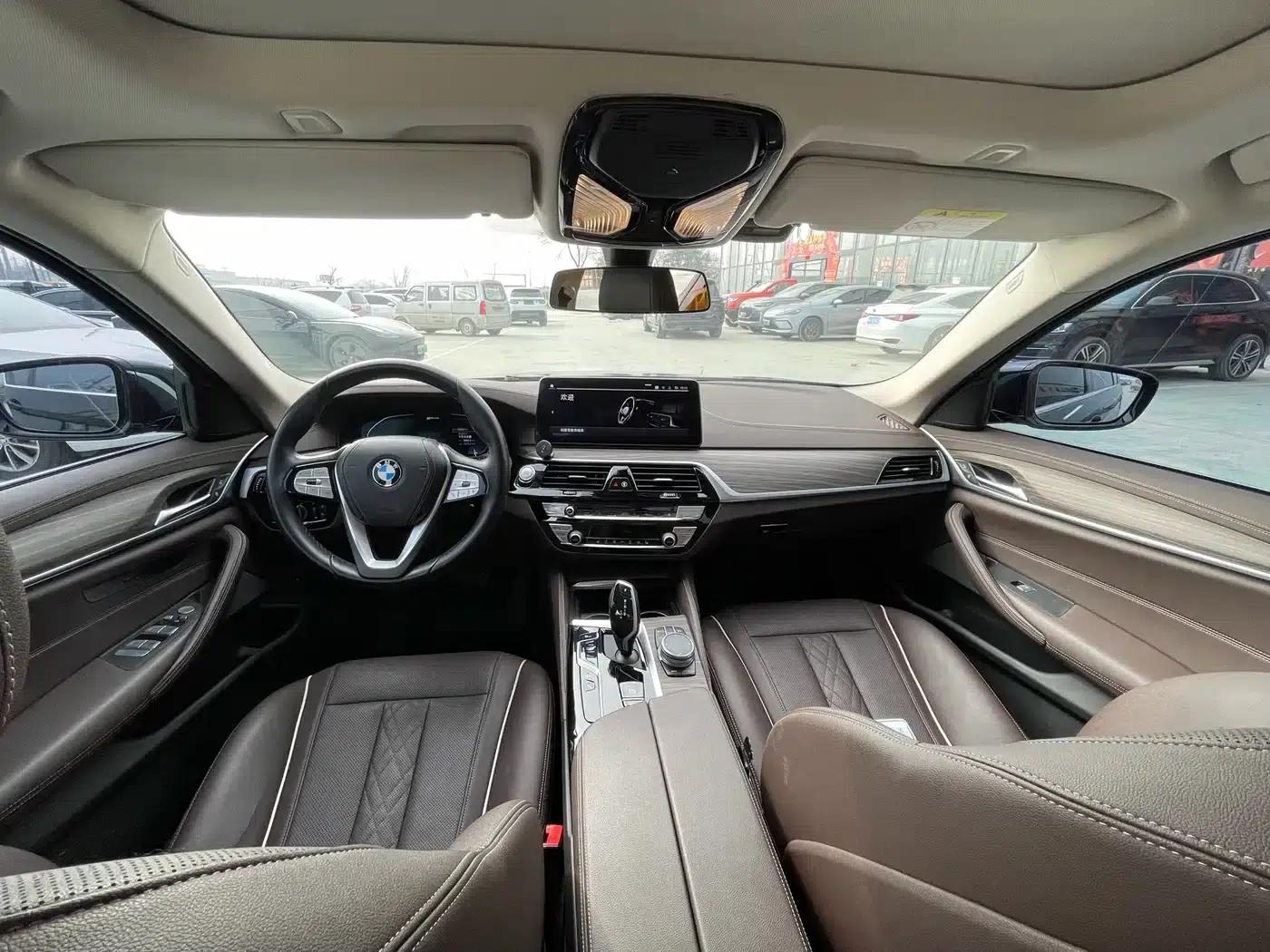 BMW 5 Series PHEV 2021 535Le Luxury Package — миниатюра 5