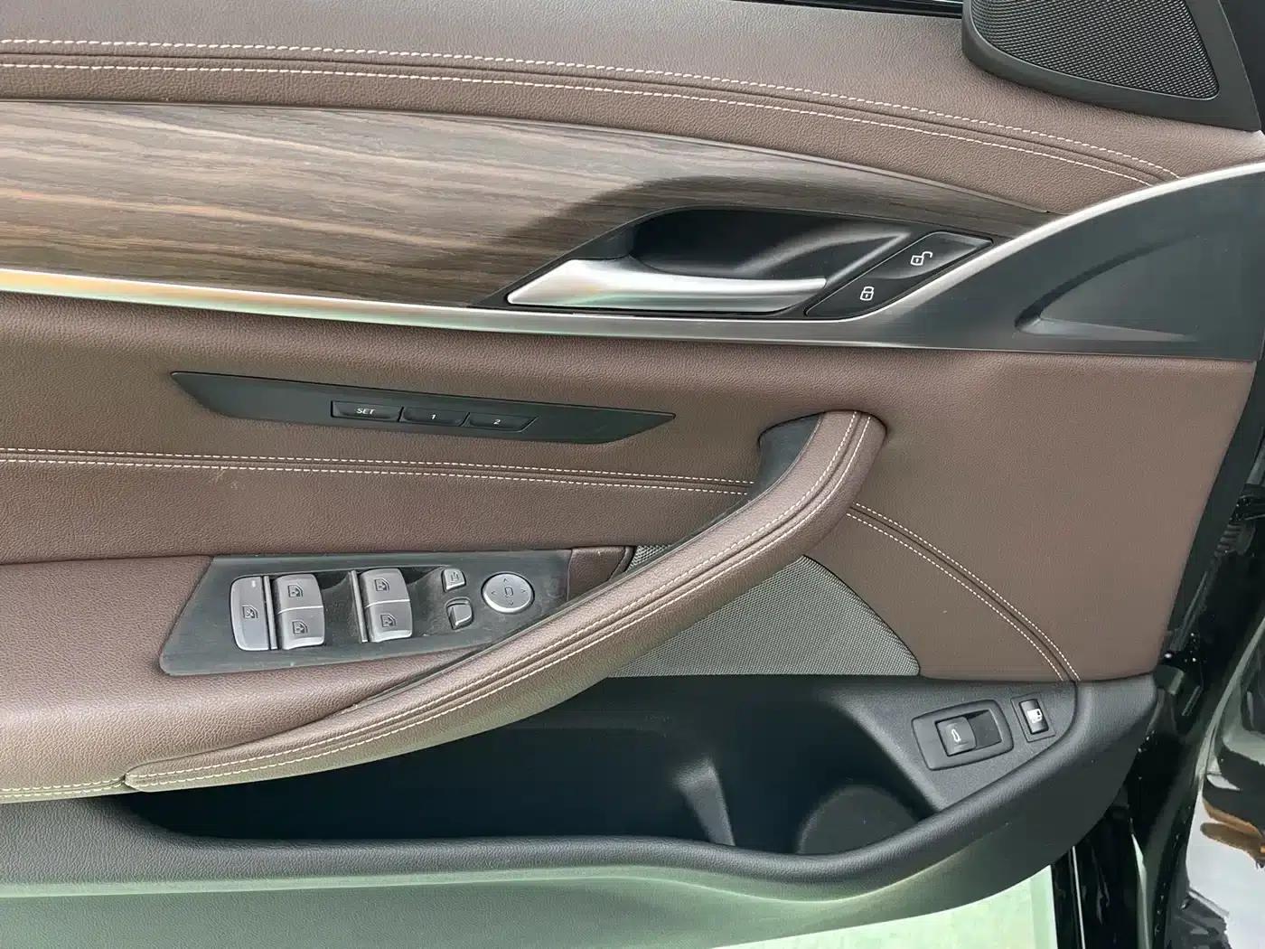 BMW 5 Series PHEV 2021 535Le Luxury Package — миниатюра 7