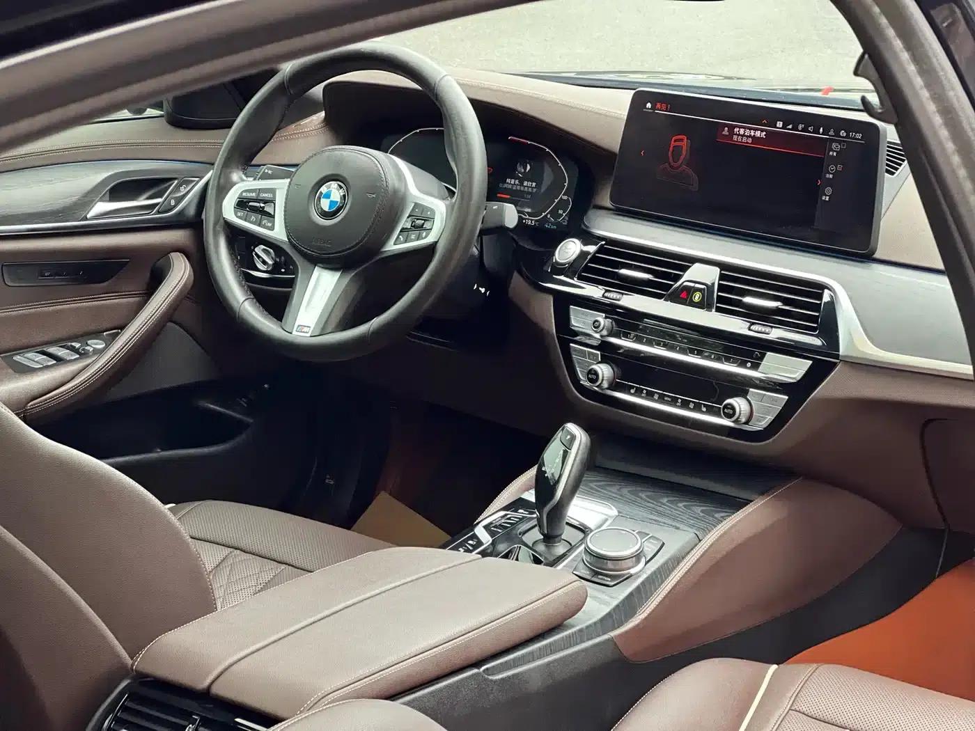 BMW 5 Series PHEV 2021 535Le M Sport Package — миниатюра 15