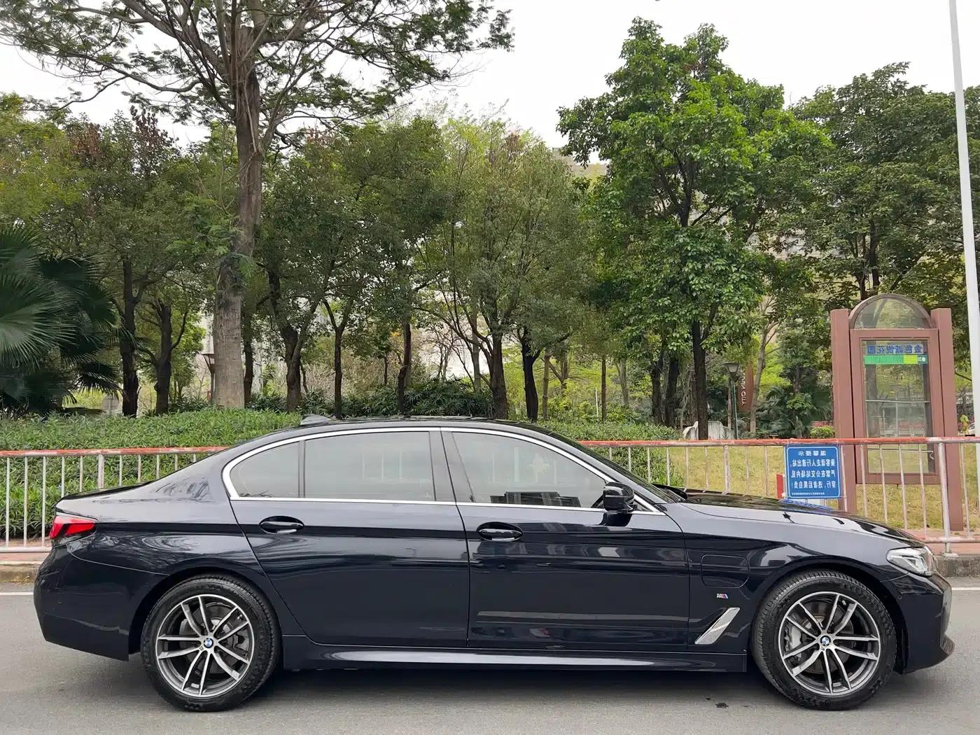 BMW 5 Series PHEV 2021 535Le M Sport Package — миниатюра 3