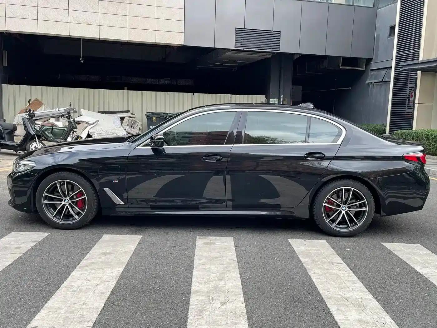 BMW 5 Series PHEV 2021 Facelift 535Le M Sport Package — миниатюра 4