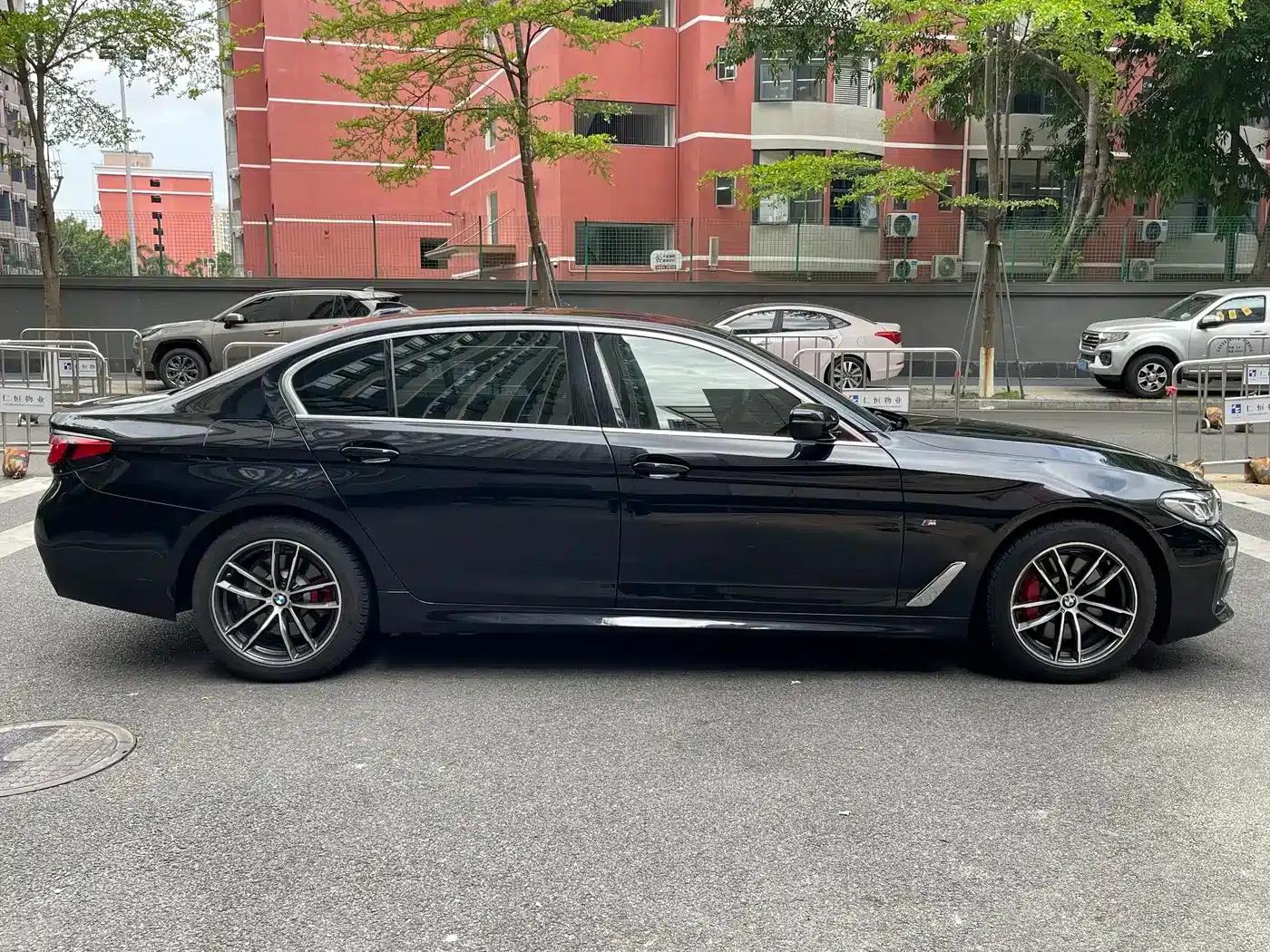BMW 5 Series PHEV 2021 Facelift 535Le M Sport Package — миниатюра 8