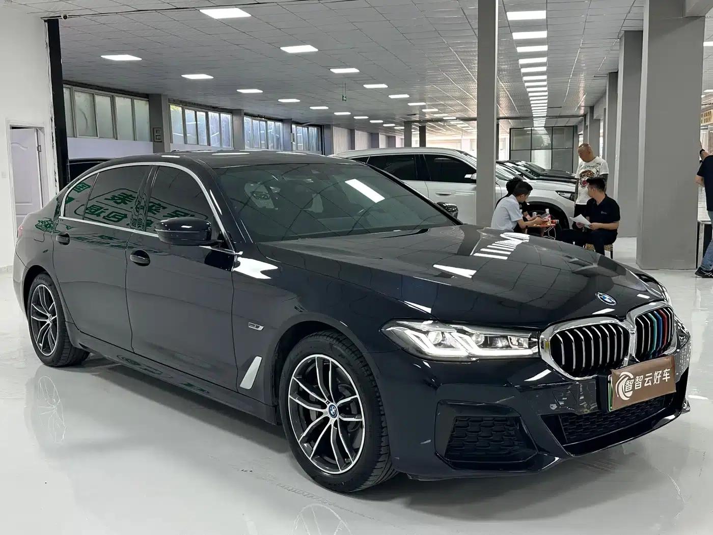 BMW 5 Series PHEV 2022 535Le M Sport Package — миниатюра 3